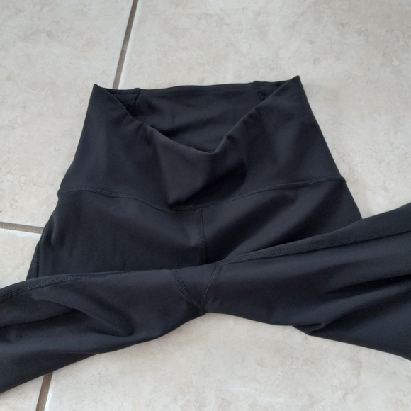 Lululemon Train Times High Rise Crop Full-On Luxtreme Black sz.4 - Picture 12 of 15